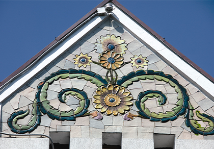 Архитектурная керамика на банковском здании